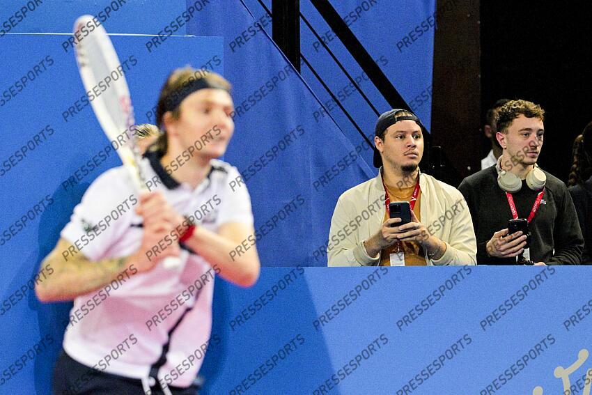 Marvin Nonone et Enzo Cordier - Univers Tennis - Open Sud de France 2024 - 02/02/2024 Alexander BUBLIK (Kaz) MAGAZINE CREATEURS DE CONTENUS smartphones en main, les créateurs de contenus sont de plus en plus nombreux à venir filmer les joueurs pendant leur entraînement 