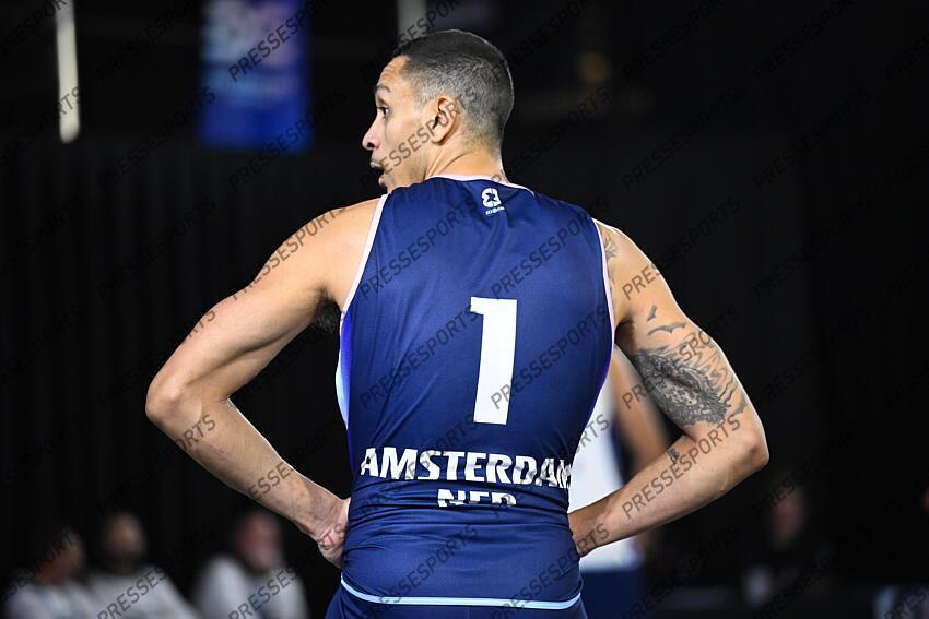 de jong (worthy) PARIS 2-AMSTERDAM (15-17) 