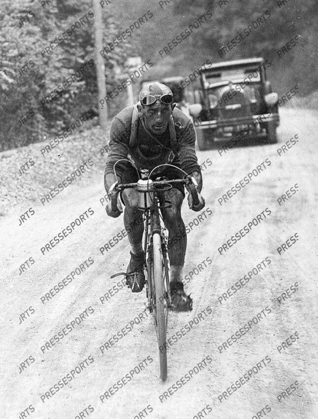fontan (victor) L'(13/06/2003) fonds n/b parution livre TDF 1929 tome 1 p 178 parution livre les cols mythiques p 140 la grande histoire du tour de france 1903/1939 tome1 