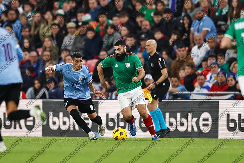 (L-R) Lucas Olaza (URU), Asier Villalibre (Basque), MARCH 23, 2024 - Football / Soccer : International Friendly match between Basque 1-1 Uruguay at the San Mames Stadium in Bilbao, Spain. (Photo by Mutsu Kawamori/AFLO) PAYS BASQUE-URUGUAY (1-1) 