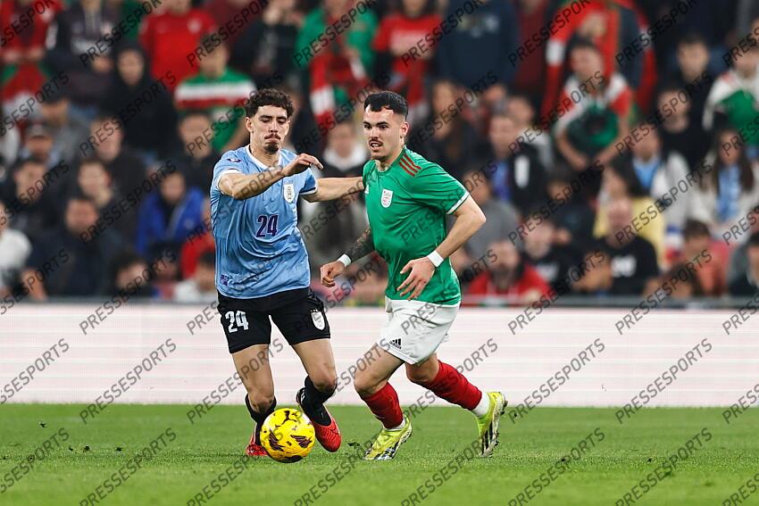 (L-R) Nicolas Marichal (URU), Alex Sola (Basque), MARCH 23, 2024 - Football / Soccer : International Friendly match between Basque 1-1 Uruguay at the San Mames Stadium in Bilbao, Spain. (Photo by Mutsu Kawamori/AFLO) PAYS BASQUE-URUGUAY (1-1) 