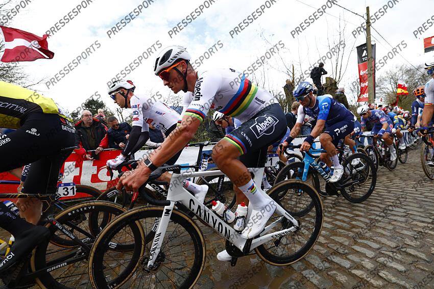 wellens (tim) - (bel) - van der poel (mathieu) - (hol) - van asbroeck (tom) - (bel) - TOUR DES FLANDRES 1er passage dans le Vieux Quaremont (Oude Kwaremont en neerlandais) 