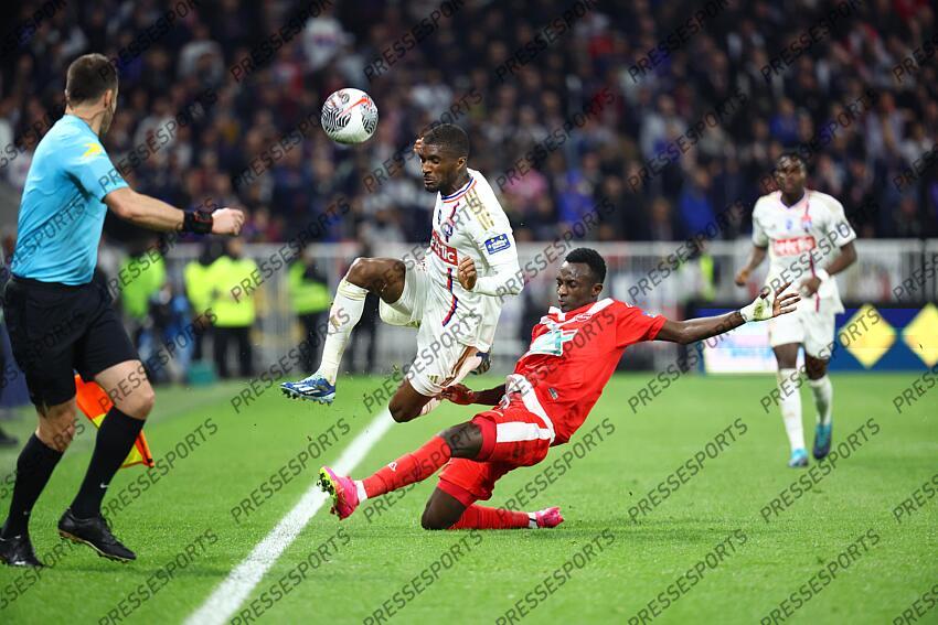 mata (clinton) basse (souleymane) LYON-VALENCIENNES (3-0) 
