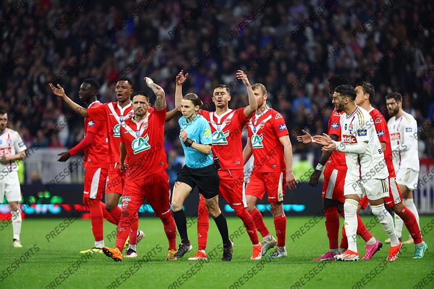knockaert (anthony) frappart (stephanie) hamache (ilyes) LYON-VALENCIENNES (3-0) 