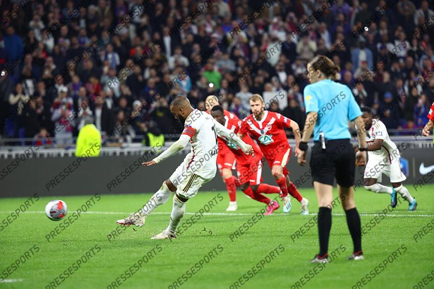 lacazette (alexandre) LYON-VALENCIENNES (3-0) action du 1-0 (51e m) 