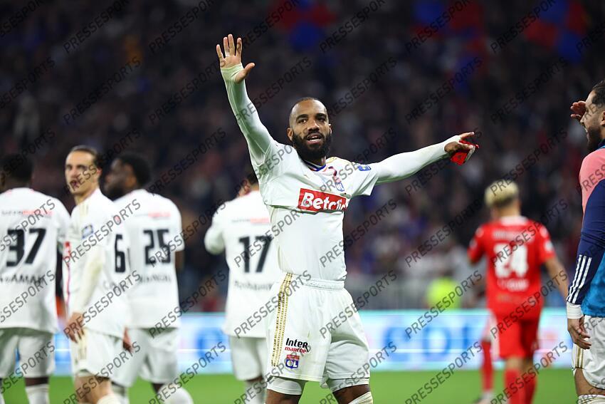 lacazette (alexandre) LYON-VALENCIENNES (3-0) joie du 1-0 (51e m) 