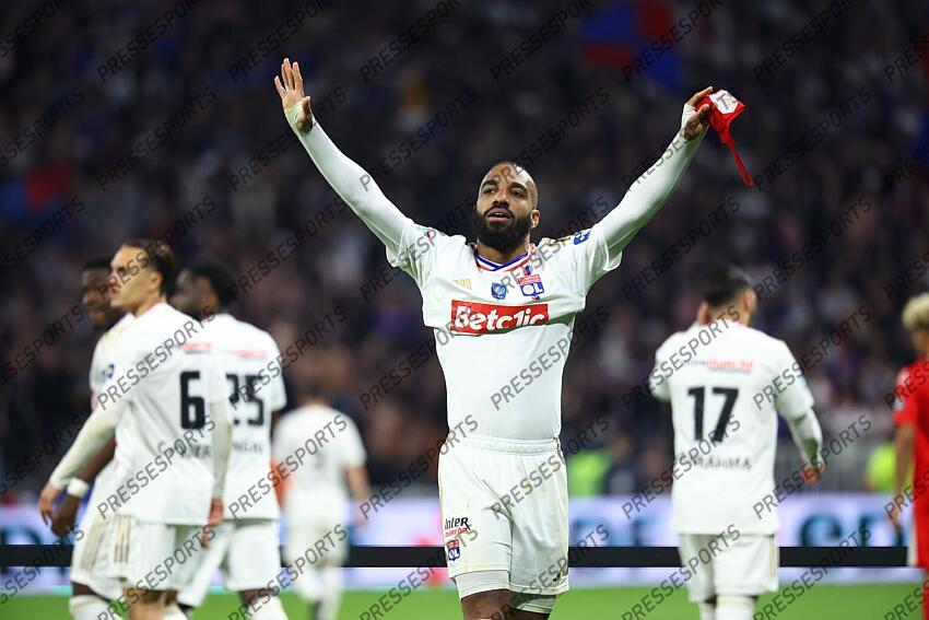 lacazette (alexandre) LYON-VALENCIENNES (3-0) joie du 1-0 (51e m) 
