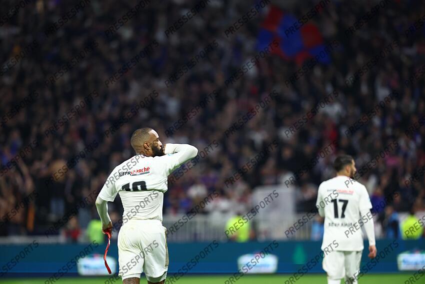 lacazette (alexandre) LYON-VALENCIENNES (3-0) joie du 1-0 (51e m) 