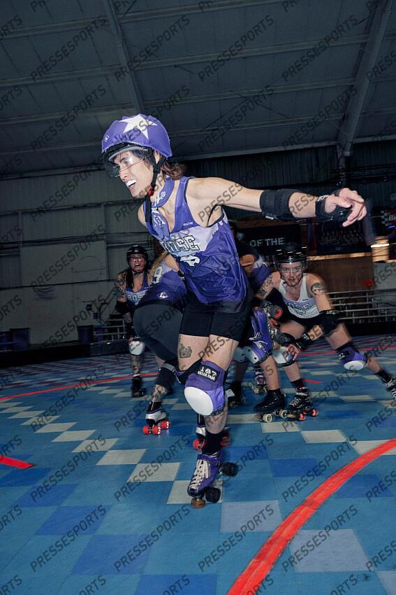 Autumn Hart alias Springroll Les Rose City Rollers de Portland dominent ce sport né il y a une vingtaine d’années dans la contre-culture féministe, et rêvent de le faire rayonner. Leur équipe de roller derby enchaîne les titres mondiaux tout en déconstruisant les clichés hérités du passé de sa discipline. 