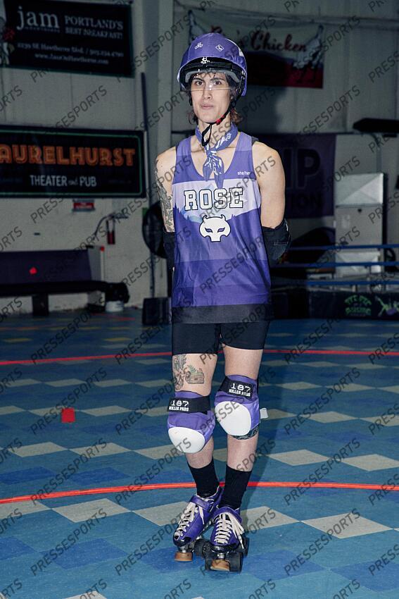 Autumn Hart alias Springroll Les Rose City Rollers de Portland dominent ce sport né il y a une vingtaine d’années dans la contre-culture féministe, et rêvent de le faire rayonner. Leur équipe de roller derby enchaîne les titres mondiaux tout en déconstruisant les clichés hérités du passé de sa discipline. 