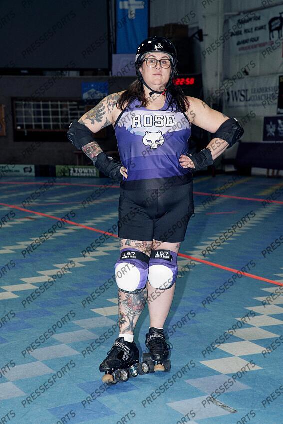 MAGAZINE ROSE CITY ROLLERS Les Rose City Rollers de Portland dominent ce sport né il y a une vingtaine d’années dans la contre-culture féministe, et rêvent de le faire rayonner. Leur équipe de roller derby enchaîne les titres mondiaux tout en déconstruisant les clichés hérités du passé de sa discipline. 