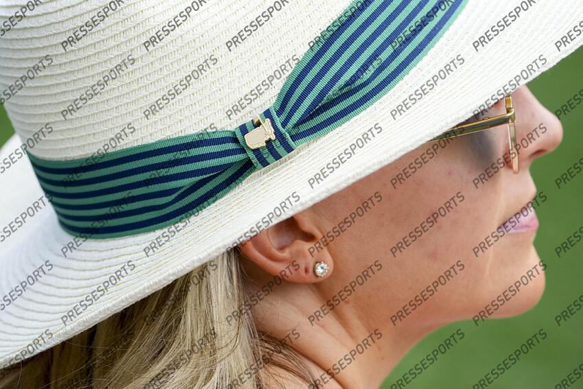 Apr 10, 2024; Augusta, Georgia, USA; A patron wears a Masters hat during the Par 3 Contest at Augusta National Golf Club. Mandatory Credit: Michael Madrid-USA TODAY Network concours par 3 PGA: Masters Tournament - Par 3 Contest 