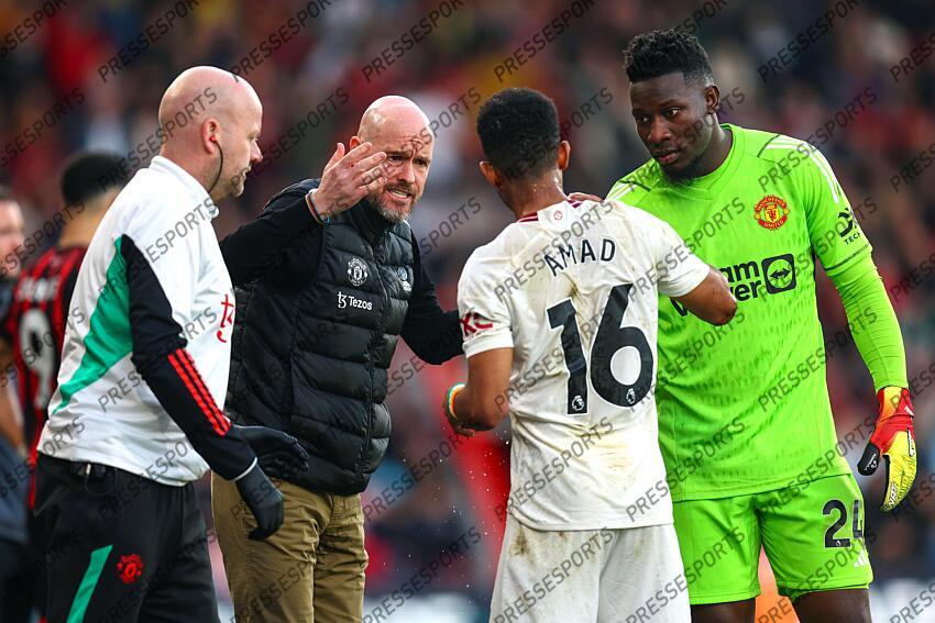 13 April 2024, Bournemouth - Premier League Football - AFC Bournemouth v Manchester United - Manchester United manager Erik ten Hag speaks with Amad Diallo and goalkeeper Andre Onana - Photo: Charlotte Wilson / Offside. BOURNEMOUTH-MANCHESTER UNITED (2-2) 