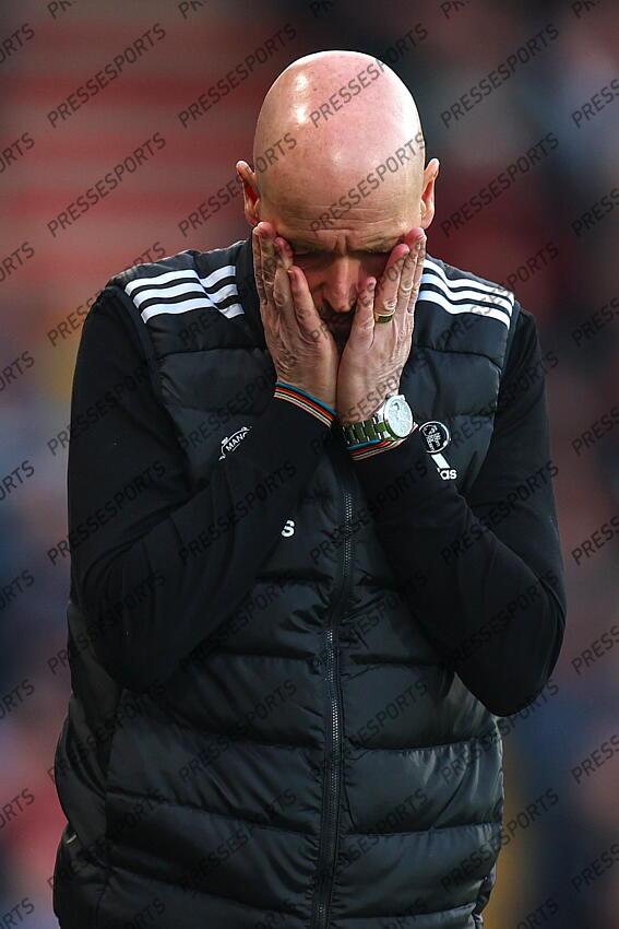 13 April 2024, Bournemouth - Premier League Football - AFC Bournemouth v Manchester United - Manchester United manager Erik ten Hag holds his head in his hands - Photo: Charlotte Wilson / Offside. BOURNEMOUTH-MANCHESTER UNITED (2-2) 