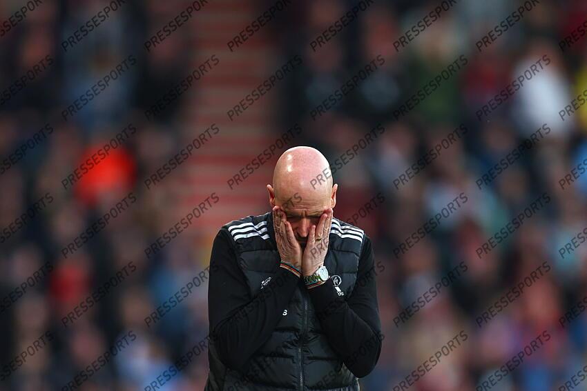 13 April 2024, Bournemouth - Premier League Football - AFC Bournemouth v Manchester United - Manchester United manager Erik ten Hag holds his head in his hands - Photo: Charlotte Wilson / Offside. BOURNEMOUTH-MANCHESTER UNITED (2-2) 