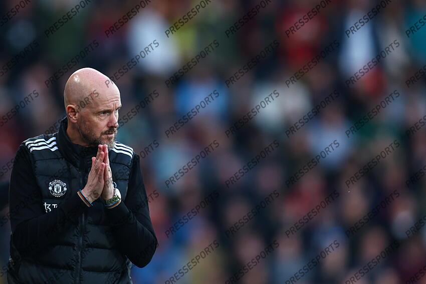 13 April 2024, Bournemouth - Premier League Football - AFC Bournemouth v Manchester United - Manchester United manager Erik ten Hag holds his head in his hands - Photo: Charlotte Wilson / Offside. BOURNEMOUTH-MANCHESTER UNITED (2-2) 