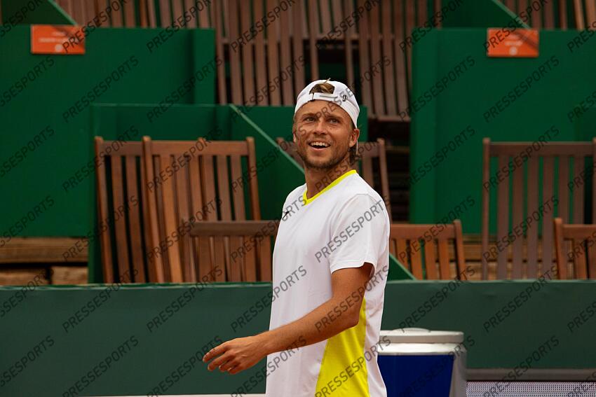 Tennis - 30/04/2024 - Alexandre Muller savoure sa victoire face a Cristian Garin (Cuba) lors des 16es de finale de l'Open Pays d'Aix, a Aix-en-Provence (France). OPEN PAYS D'AIX 