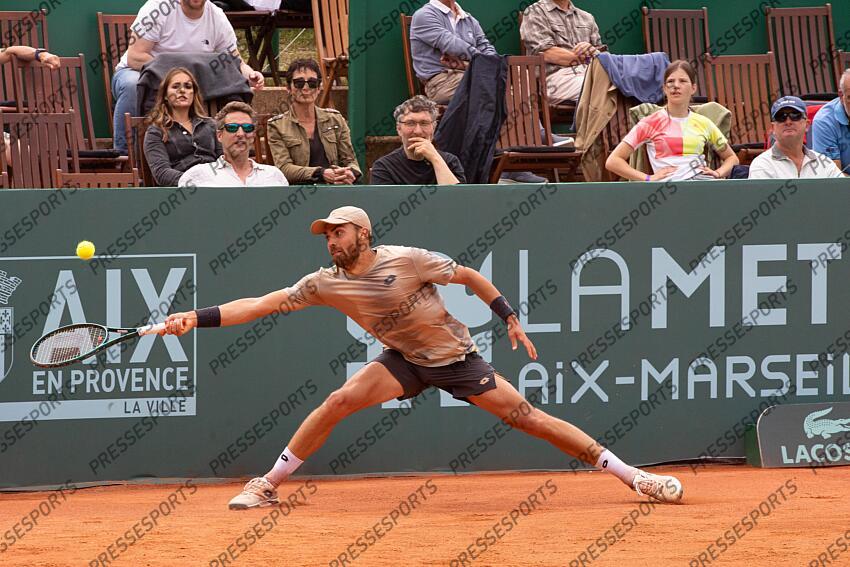 Benjamin Bonzi of France loose at the first round of the Open Pays d'Aix, at Aix-en-Provence, the 29/04/2024, battleing for a Challenger 250 ATP in France. OPEN PAYS D'AIX 
