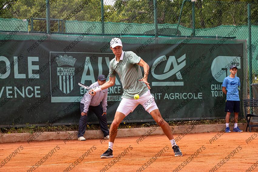 Gabriel Debru of France in action against Valentin Vacherot of Monaco during the Open Pays d'Aix, Challenger ATP250, the tournament of Aix-en-Provence, France, the 29/04/2024 OPEN PAYS D'AIX 