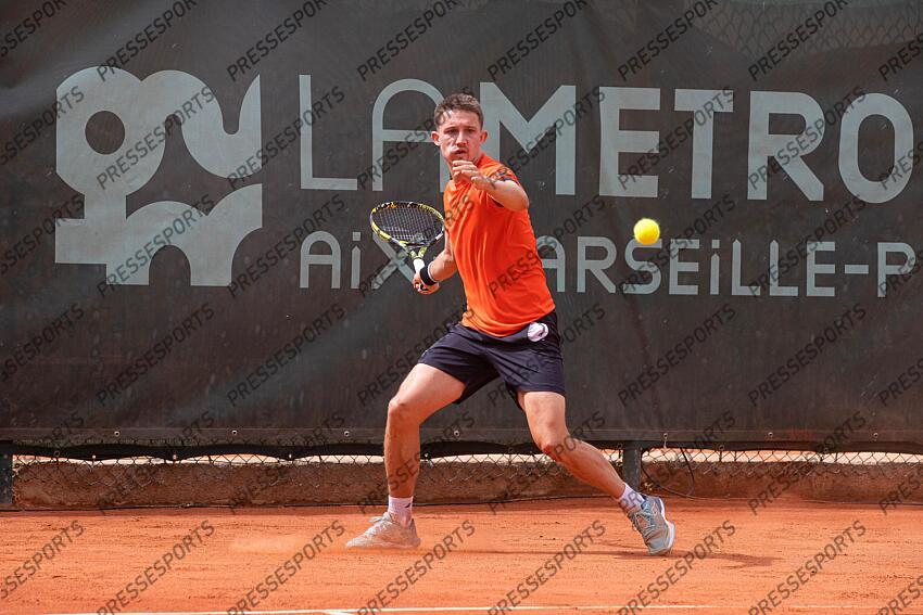 Ugo Blanchet Blanchet of France in action against Felipe Meligeni Alves of Brasil, during the Open Pays d'Aix, Challenger ATP 250, in France, at Aix-en-Provence, the 29/04/2024 OPEN PAYS D'AIX 