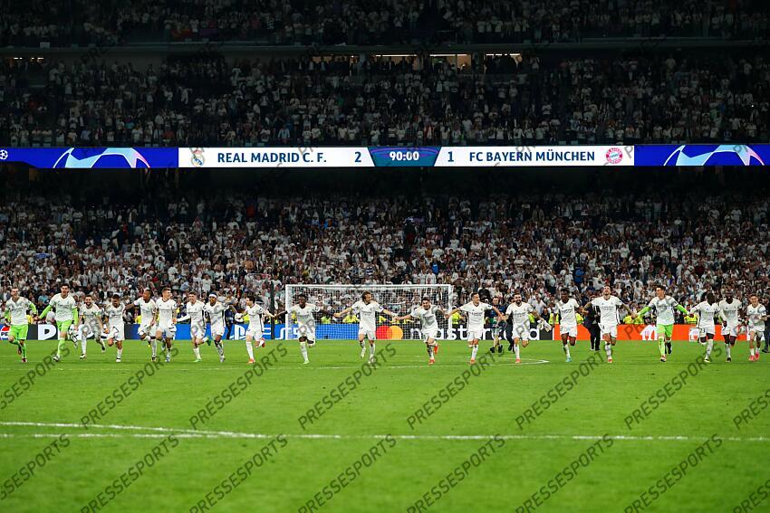 Real Madrid team group (Real), MAY 8, 2024 - Football / Soccer : Real Madrid players celebrate after winning UEFA Champions League Semi-finals 2nd leg match between Real Madrid CF 2-1 FC Bayern Munchen at the Estadio Santiago Bernabeu in Madrid, Spain. (Photo by Mutsu Kawamori/AFLO) REAL MADRID-BAYERN MUNICH (2-1) 