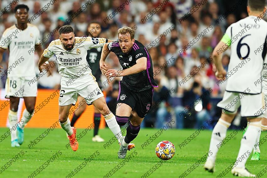 (L-R) Dani Carvajal (Real), Harry Kane (Bayern), MAY 8, 2024 - Football / Soccer : UEFA Champions League Semi-finals 2nd leg match between Real Madrid CF 2-1 FC Bayern Munchen at the Estadio Santiago Bernabeu in Madrid, Spain. (Photo by Mutsu Kawamori/AFLO) REAL MADRID-BAYERN MUNICH (2-1) 