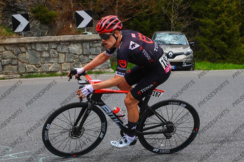Giro d'Italia 2024 - 107th Edition - 15th stage Manerba del Garda - Livigno (Mottolino) 222 km - 19/05/2024 - Michael Storer (AUS - Tudor Pro Cycling Team) - photo Luca Bettini/SprintCyclingAgency©2024 MANERBA DEL GARDA/LIVIGNO 