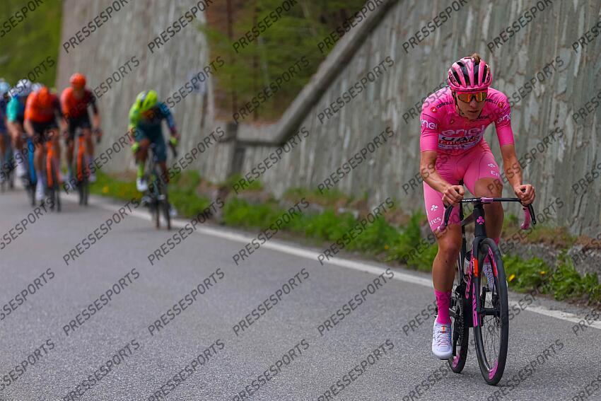 Giro d'Italia 2024 - 107th Edition - 15th stage Manerba del Garda - Livigno (Mottolino) 222 km - 19/05/2024 - Tadej Pogacar (SLO - UAE Team Emirates) - Daniel Felipe Martinez (POL - BORA - hansgrohe) - photo Luca Bettini/SprintCyclingAgency©2024 MANERBA DEL GARDA/LIVIGNO 
