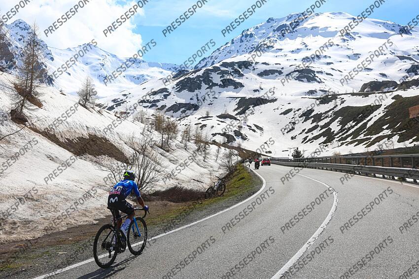 Giro d'Italia 2024 - 107th Edition - 15th stage Manerba del Garda - Livigno (Mottolino) 222 km - 19/05/2024 - Nairo Quintana (COL - Movistar Team) - photo Luca Bettini/SprintCyclingAgency©2024 MANERBA DEL GARDA/LIVIGNO 