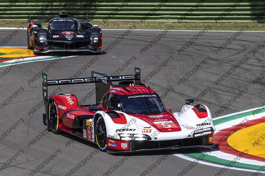 CAMPBELL Matt (AUS)-CHRISTENSEN Michael (DNK)-MAKOWIECKI Frédéric (FRA), PORSCHE 963 #5, BUEMI Sébastien (CHE)-HARTLEY Brendon (NZL)-HIRAKAWA Ryo (JPN) TOYOTA GR010 hybrid #8, 6 HEURES IMOLA 2024 6 HEURES D'IMOLA 