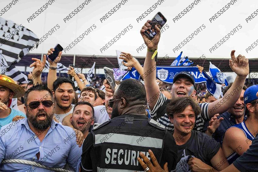 Supporters Vannes Pro D2 FC GRENOBLE - RC VANNES Stade Ernest Wallon, Toulouse VANNES-GRENOBLE (16-9) 