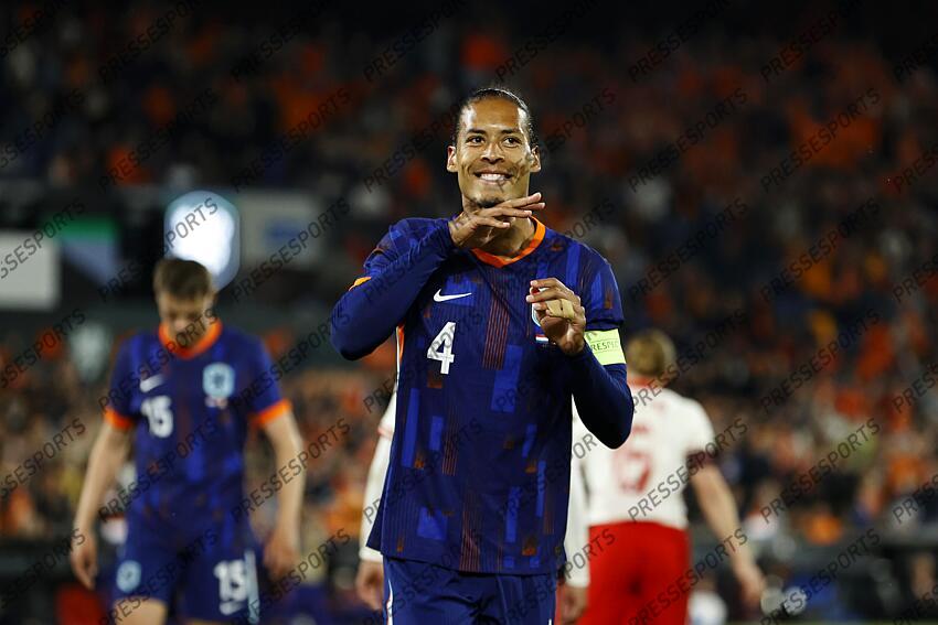 ROTTERDAM - Virgil van Dijk of Holland celebrates the 4-0 during the friendly Interland match between the Netherlands and Canada at Feyenoord Stadium de Kuip on June 6, 2024 in Rotterdam, Netherlands. ANP MAURICE VAN STEEN PAYS-BAS-CANADA (4-0) 