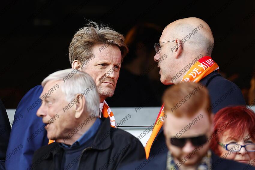ROTTERDAM - (l-r) Pieter-Christiaan Michiel Prins van Oranje-Nassau, van Vollenhoven, KNVB secretary general Gijs de Jong during the friendly Interland match between the Netherlands and Canada in Feyenoord Stadium de Kuip on June 6, 2024 in Rotterdam, the Netherlands. ANP MAURICE VAN STEEN PAYS-BAS-CANADA (4-0) 