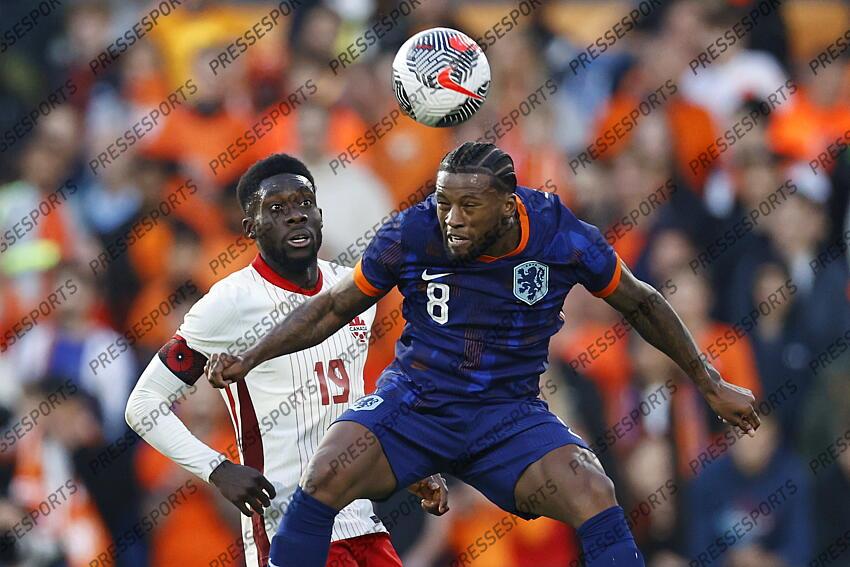 ROTTERDAM - (l-r) Alphonso Davies of Canada, Georginio Wijnaldum of Holland during the friendly Interland match between the Netherlands and Canada at Feyenoord Stadium de Kuip on June 6, 2024 in Rotterdam, Netherlands. ANP MAURICE VAN STEEN PAYS-BAS-CANADA (4-0) 
