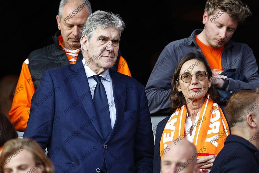 ROTTERDAM - (l-r) KNVB chairman Frank Paauw, KNVB general director Marianne van Leeuwen during the friendly Interland match between the Netherlands and Canada at Feyenoord Stadium de Kuip on June 6, 2024 in Rotterdam, the Netherlands. ANP MAURICE VAN STEEN PAYS-BAS-CANADA (4-0) 