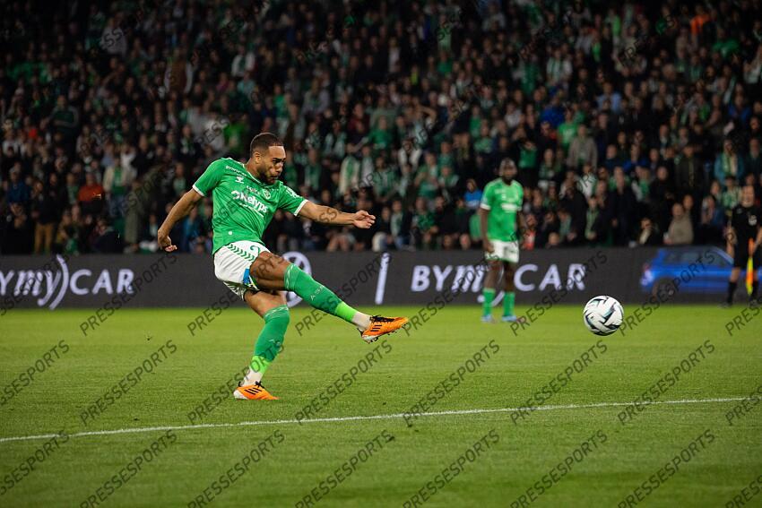 Foot - Ligue 2 (Play-offs) - ASSE - Rodez - Volée de Yvann Maçon ST ETIENNE-RODEZ (2-0) 
