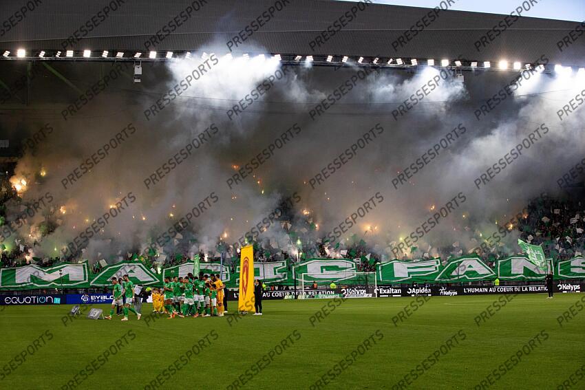Foot - Ligue 2 (Play-offs) - ASSE - Rodez - Magic Fans, supporters de Saint-Etienne, fumigenes ST ETIENNE-RODEZ (2-0) 