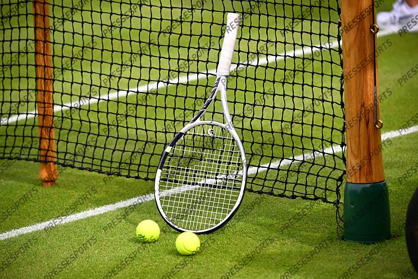 raquette et balle de tennis ENTRAINEMENT 