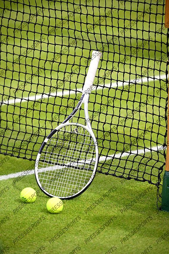 raquette et balle de tennis ENTRAINEMENT 