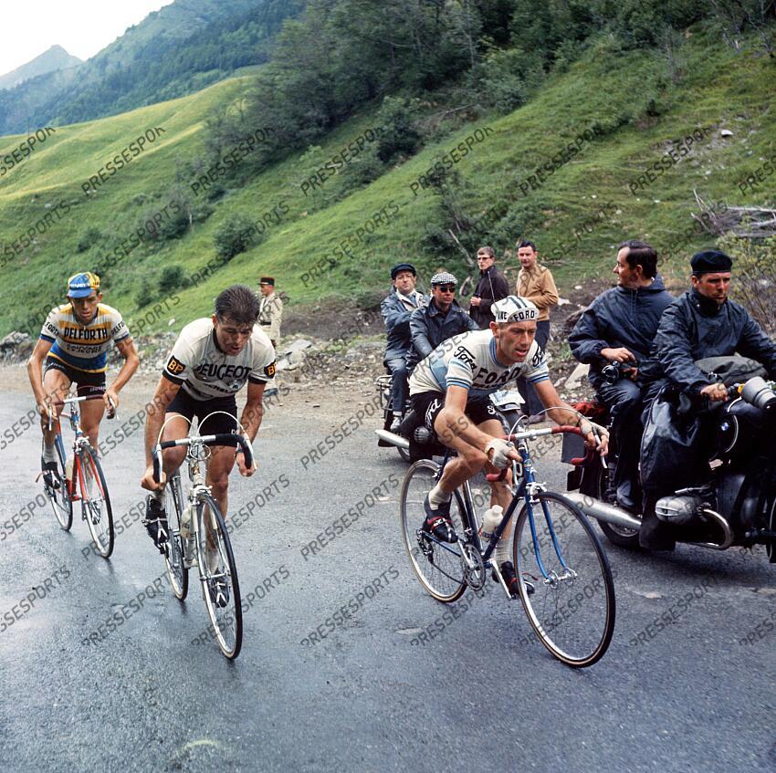 foucher (andre) delisle (raymond) lebaube (jean claude) DAX/BAGNERES DE BIGORRE col du Tourmalet par Barèges. 