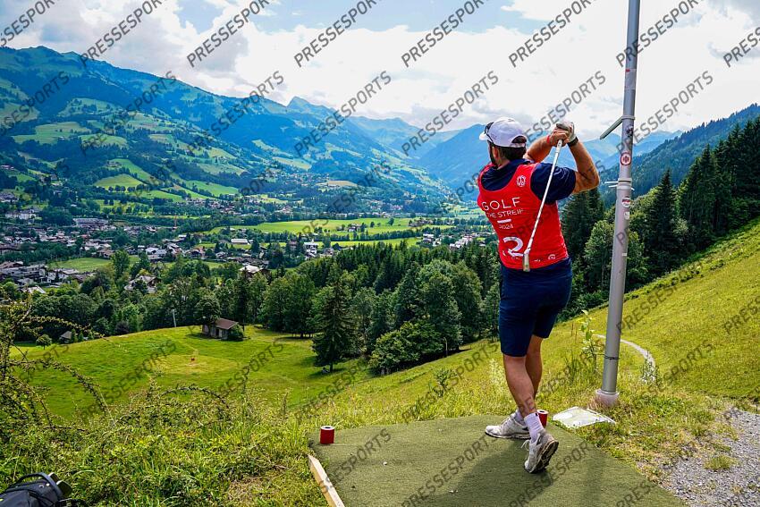 AUTRICHE, KITZBUHEL 27 JUIN: Cyprien Sarrazin of Team France durant une partie de golf sur la Streif, piste mythique de descente de Kitzbuhel le 27 juin 2024, en Autriche. (Photo by Michel Cottin/Agence Zoom) GOLF SUR LA STREIF 