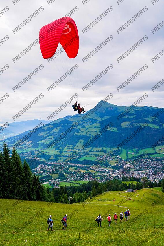AUTRICHE, KITZBUHEL 27 JUIN: Clement Noel of Team France, Cyprien Sarrazin of Team France, Johan Clarey of Team France, Linus Strasser of Team Germany durant une partie de golf sur la Streif, piste mythique de descente de Kitzbuhel le 27 juin 2024, en Autriche. (Photo by Michel Cottin/Agence Zoom) GOLF SUR LA STREIF 