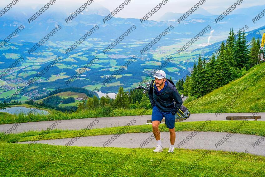 AUTRICHE, KITZBUHEL 27 JUIN: Cyprien Sarrazin of Team France durant une partie de golf sur la Streif, piste mythique de descente de Kitzbuhel le 27 juin 2024, en Autriche. (Photo by Michel Cottin/Agence Zoom) GOLF SUR LA STREIF 