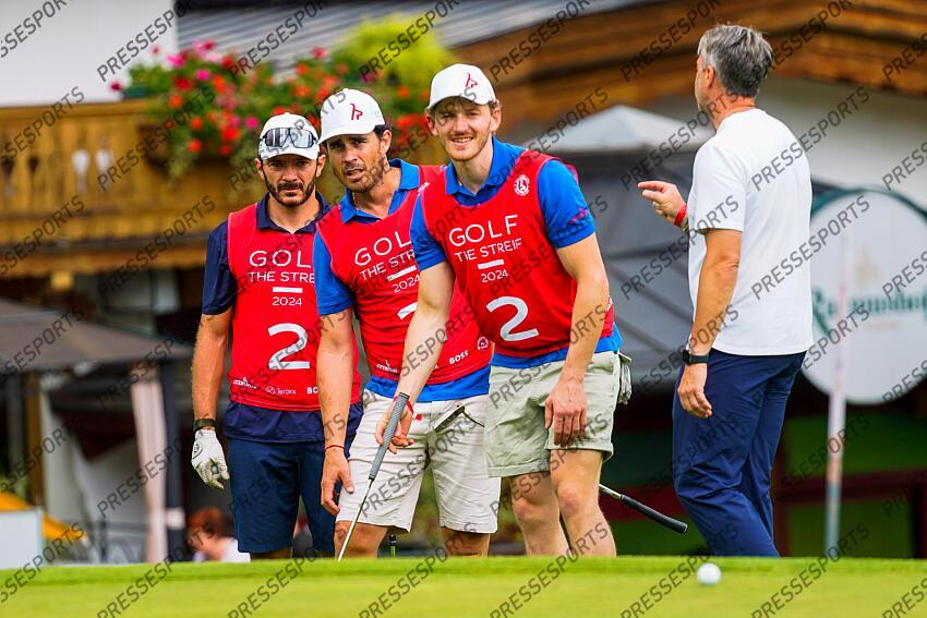 AUTRICHE, KITZBUHEL 27 JUIN: Cyprien Sarrazin of Team France, Johan Clarey of Team France, Linus Strasser of Team Germany durant une partie de golf sur la Streif, piste mythique de descente de Kitzbuhel le 27 juin 2024, en Autriche. (Photo by Michel Cottin/Agence Zoom) GOLF SUR LA STREIF 