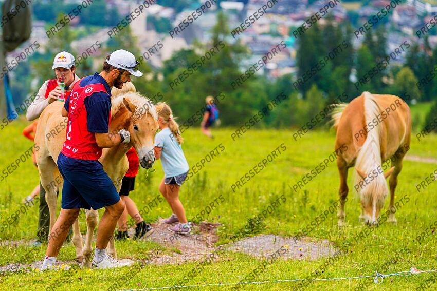 AUTRICHE, KITZBUHEL 27 JUIN: Cyprien Sarrazin of Team France durant une partie de golf sur la Streif, piste mythique de descente de Kitzbuhel le 27 juin 2024, en Autriche. (Photo by Michel Cottin/Agence Zoom) GOLF SUR LA STREIF 