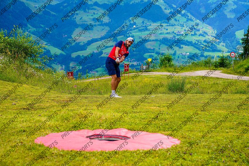 AUTRICHE, KITZBUHEL 27 JUIN: Cyprien Sarrazin of Team France durant une partie de golf sur la Streif, piste mythique de descente de Kitzbuhel le 27 juin 2024, en Autriche. (Photo by Michel Cottin/Agence Zoom) GOLF SUR LA STREIF 