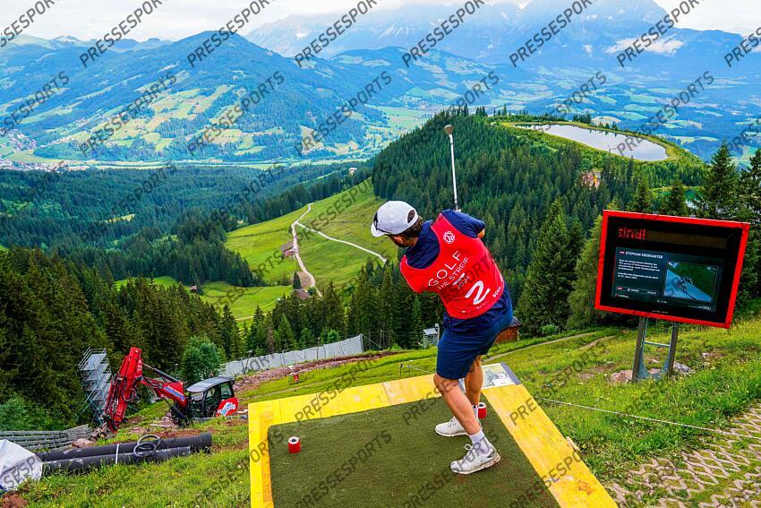 AUTRICHE, KITZBUHEL 27 JUIN: Cyprien Sarrazin of Team France durant une partie de golf sur la Streif, piste mythique de descente de Kitzbuhel le 27 juin 2024, en Autriche. (Photo by Michel Cottin/Agence Zoom) GOLF SUR LA STREIF 