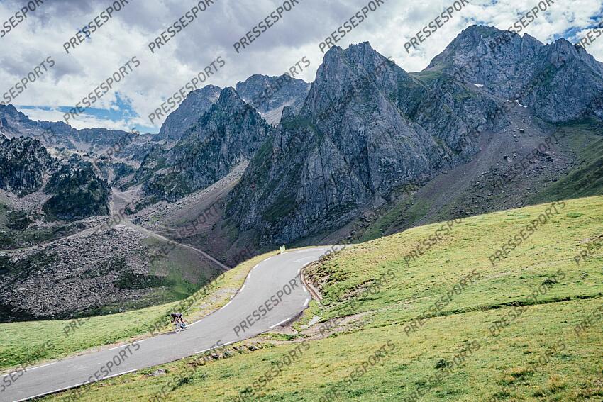 Picture by Zac Williams/SWpix.com - 13/07/2024 - Cycling - 2024 Tour de France - Stage 14 Pau - Saint-Lary-Soulan Pla D'Adet, France - Silvan DIllier, Alpecin Deceuninck, descends the Col du Tourmalet. PAU/ST LARY SOULAN PLA D'ADET 