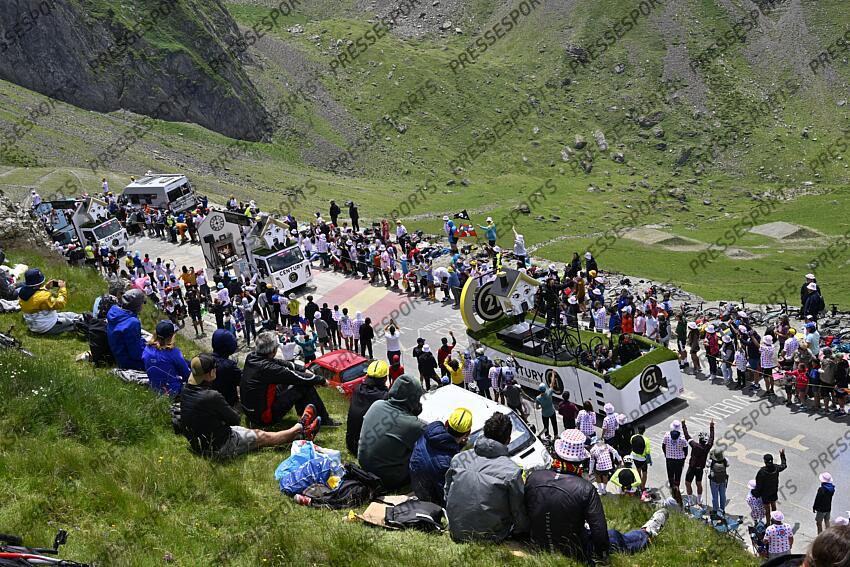 TOUR DE FRANCE / ETAPE 14 / 13-07-2024 / PAU - ST LARY PLAT D'ADET / PHOTO BRUNO BADE / COL DU TOURMALET / LA CARAVANE PUBLICITAIRE / PAU/ST LARY SOULAN PLA D'ADET 