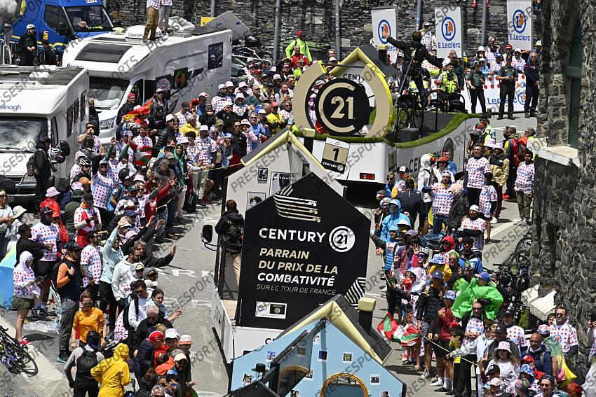 TOUR DE FRANCE / ETAPE 14 / 13-07-2024 / PAU - ST LARY PLAT D'ADET / PHOTO BRUNO BADE / COL DU TOURMALET / LA CARAVANE PUBLICITAIRE / PAU/ST LARY SOULAN PLA D'ADET 